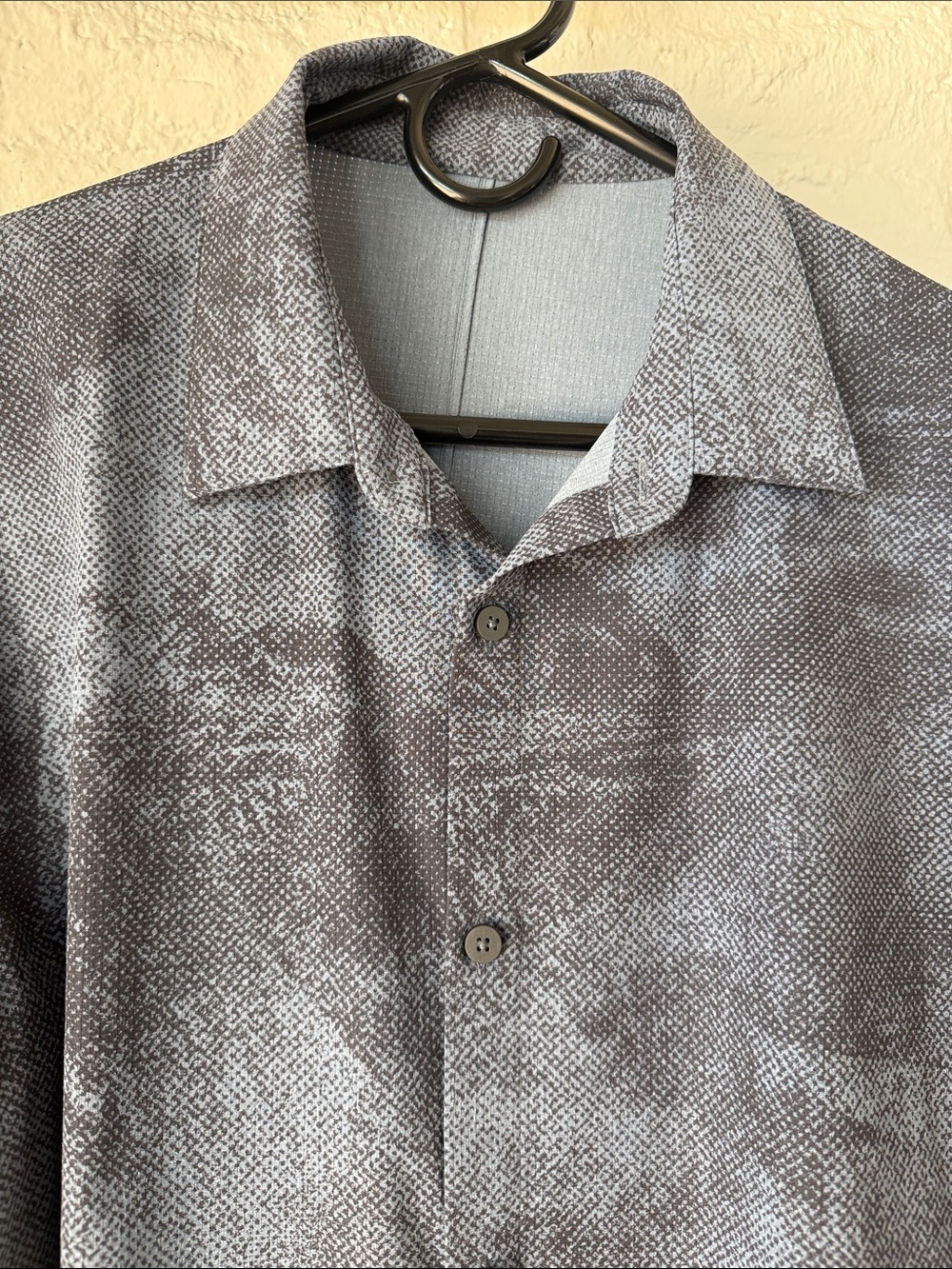 Men's Lululemon Athletica - XL- Airing Easy Long Sleeve Shirt Pixel Print - Picture 2 of 6